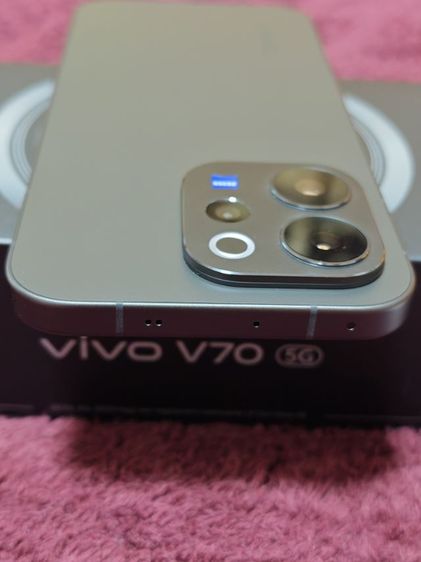 VIVO V70 5G สีดำ Ram8 Rom256 เครื่องศูนย์ไทย อุปกรณ์แท้ครบกล่อง เครื่อง 10 วัน สภาพสวยเหมือนใหม่ ประกันยาว รูปที่ 3