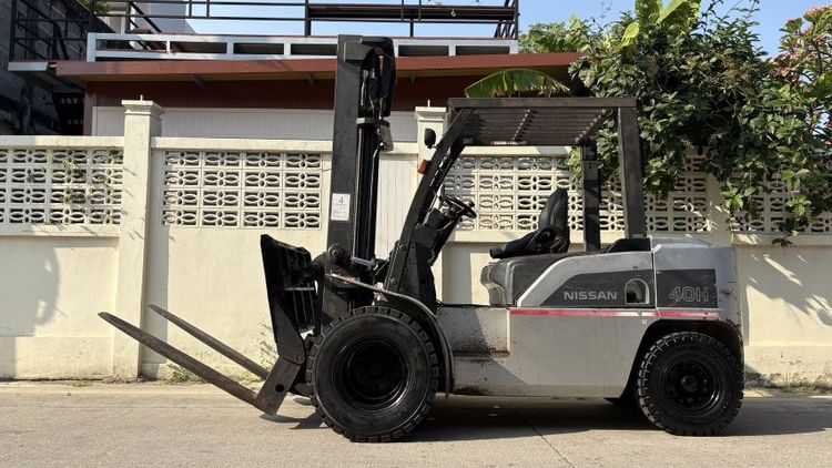 ขาย รถฟอร์คลิฟท์ Nissan 4 ตัน เสา 4 เมตร งาเท งายาว 1.20 เมตร ราคา 295,000 บาท 