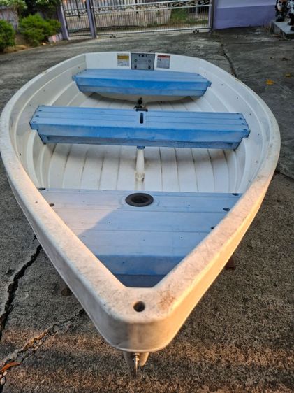 ขายเรือใบ waker bay us พร้อมเครื่อง Suzuki 2.5โฟร์มีล้อลาก 