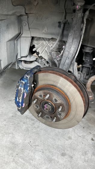 ปั๊มคาลิปเปอร์เบรค  Skyline R32  พร้อมขาใส่อยู่ในแอคคอร์ด G7 ผ้าเบรคหนา (สภาพสีมีริ้วรอย) รูปที่ 4