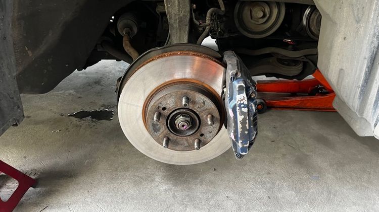 ปั๊มคาลิปเปอร์เบรค  Skyline R32  พร้อมขาใส่อยู่ในแอคคอร์ด G7 ผ้าเบรคหนา (สภาพสีมีริ้วรอย) รูปที่ 9