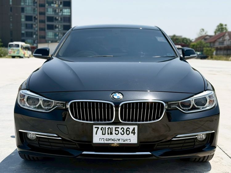 รถ BMW Series 3 320d สี ดำ