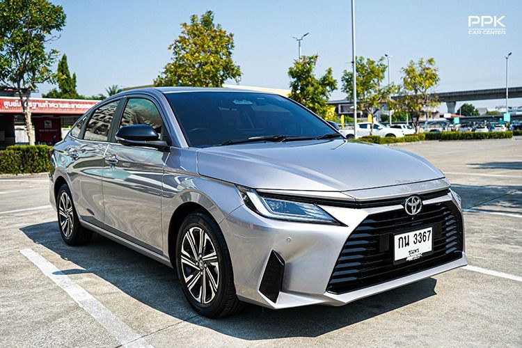 Toyota Yaris ATIV 2025 1.2 Premium Luxury Sedan เบนซิน ไม่ติดแก๊ส เกียร์อัตโนมัติ เทา รูปที่ 3