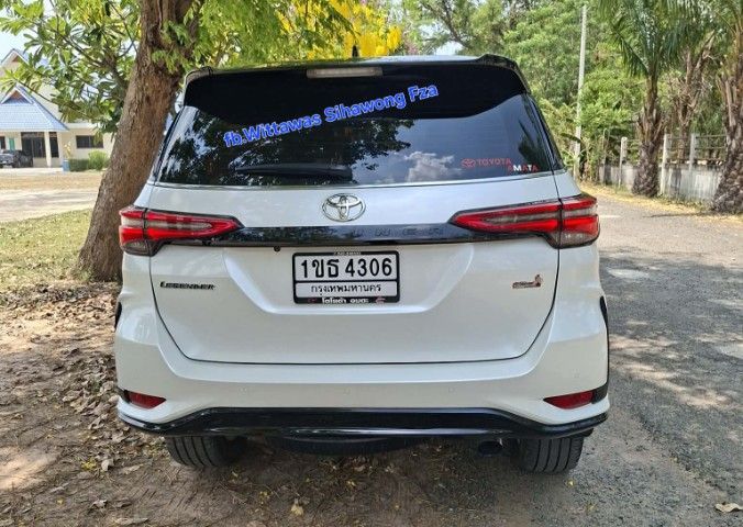 Toyota Fortuner 2020 2.4 Legender Utility-car ดีเซล ไม่ติดแก๊ส เกียร์อัตโนมัติ ขาว รูปที่ 3