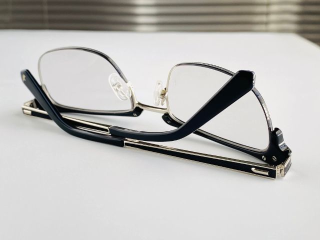 แว่นตา  Original Penguin 
  รูปที่ 4