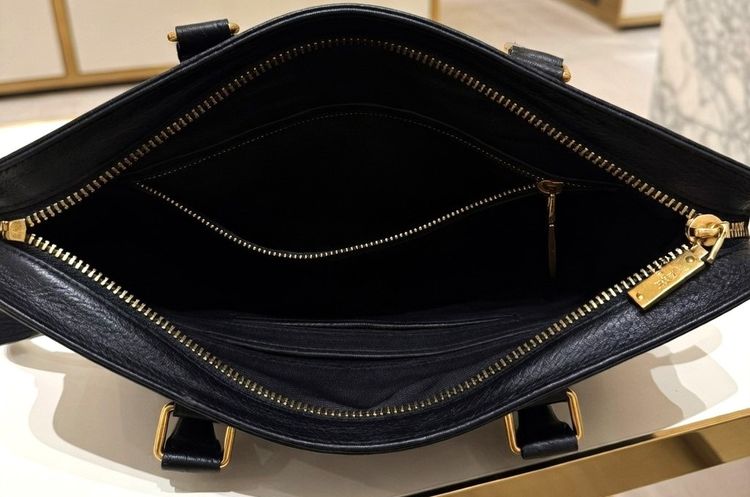 GUCCI GG Emblem Large Tote Bag  Made in Italy รูปที่ 3