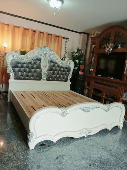 เตียงหลุยส์ 6 ฟุต สวยมากเหมือนใหม่  รูปที่ 6