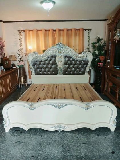 เตียงหลุยส์ 6 ฟุต สวยมากเหมือนใหม่  รูปที่ 5