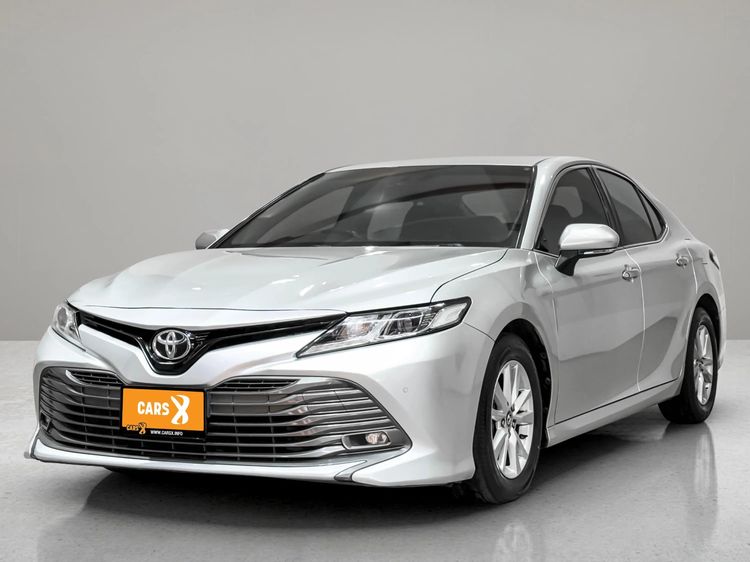 รถ Toyota Camry 2.0 G สี บรอนซ์เงิน