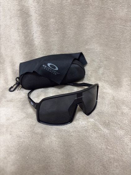 เเว่นตา OAKLEY