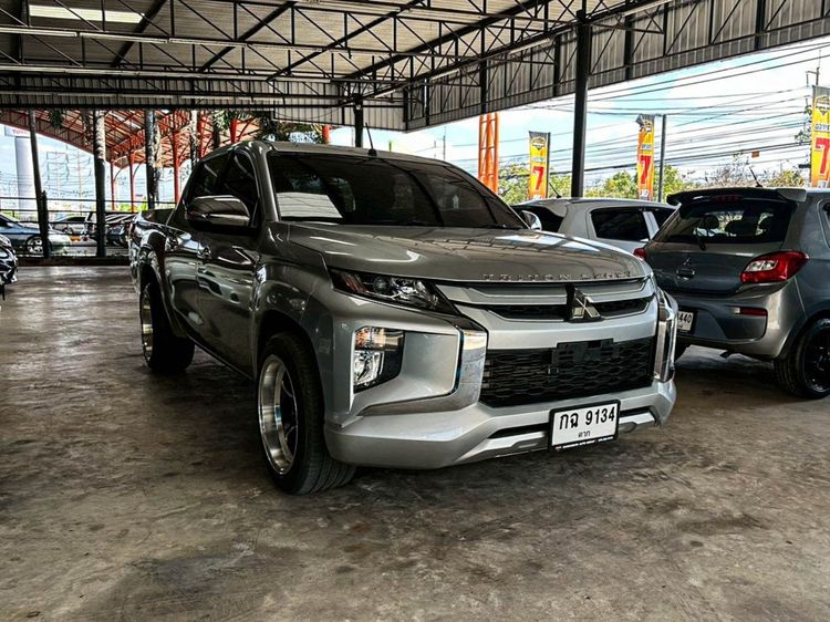 Mitsubishi Triton 2022 2.5 GLX Pickup ดีเซล ไม่ติดแก๊ส เกียร์ธรรมดา บรอนซ์เงิน รูปที่ 3