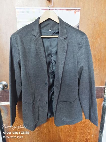 Suit นิ่มสีน้ำตาล สภาพเหมือนใหม่ size 3xl. ตัวไม่ใหญ่   ขาย 380 บาทรวมส่งครับ