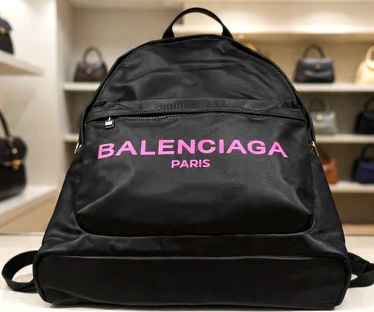 BALENCIAGA  Explorer Backpack ,Everyday Logo Backpack รูปที่ 3