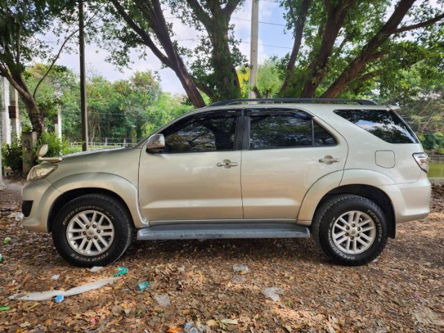 รถ Toyota Fortuner 2.5 V VNT 2WD Champ Midnight Shine สี บรอนซ์เงิน