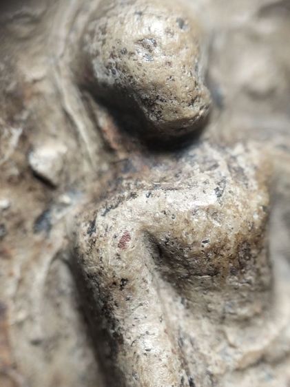 พระคงลำพูนเนื้อดินครับ รูปที่ 6