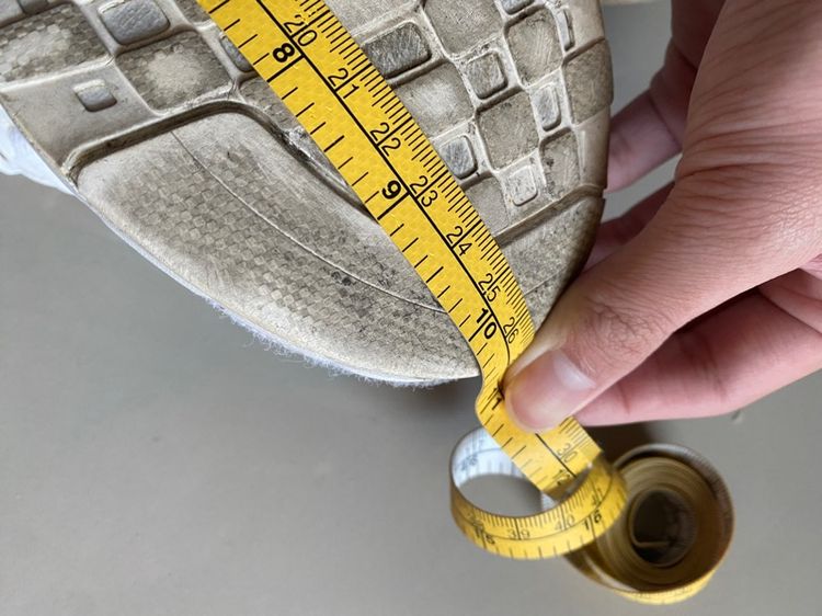 รองเท้าผ้าใบสีขาว รูปที่ 8