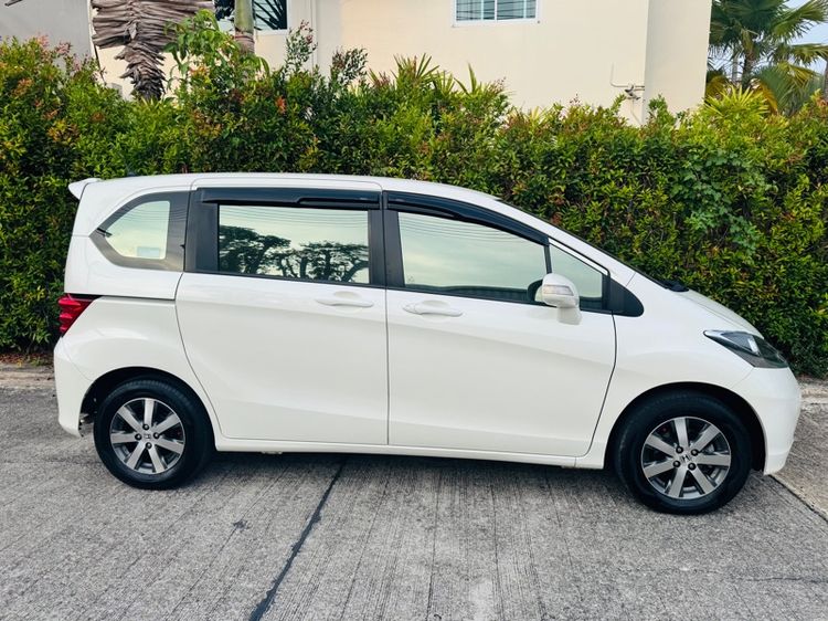 Honda Freed 2011 1.5 E Sport Utility-car เบนซิน ไม่ติดแก๊ส เกียร์อัตโนมัติ ขาว รูปที่ 2
