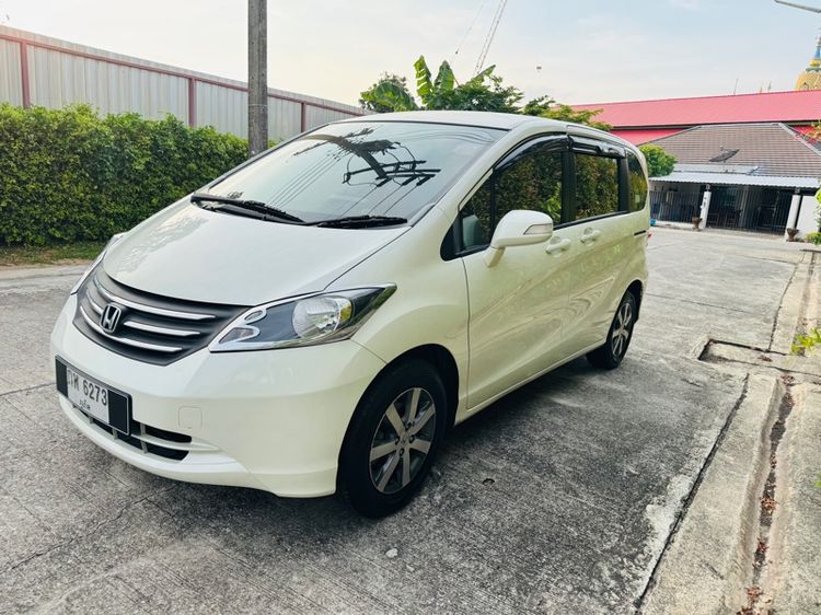 Honda Freed 2011 1.5 E Sport Utility-car เบนซิน ไม่ติดแก๊ส เกียร์อัตโนมัติ ขาว รูปที่ 4