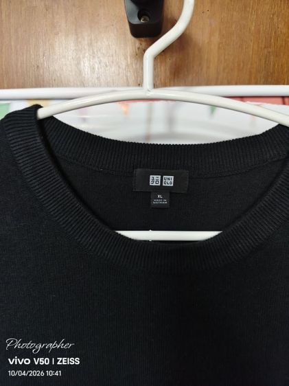 คมกลม ดำ แขนสั้น uniqlo. Xl. สภาพเหมือนใหม่ ขาย 320 บาทรวมส่งครับ รูปที่ 2