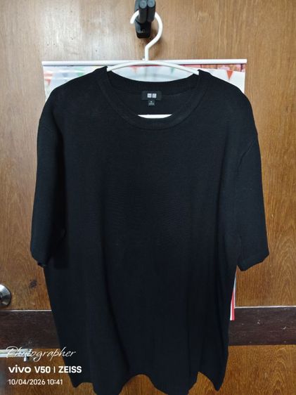 เสื้อทีเชิ้ต คมกลม ดำ แขนสั้น uniqlo. Xl. สภาพเหมือนใหม่ ขาย 320 บาทรวมส่งครับ