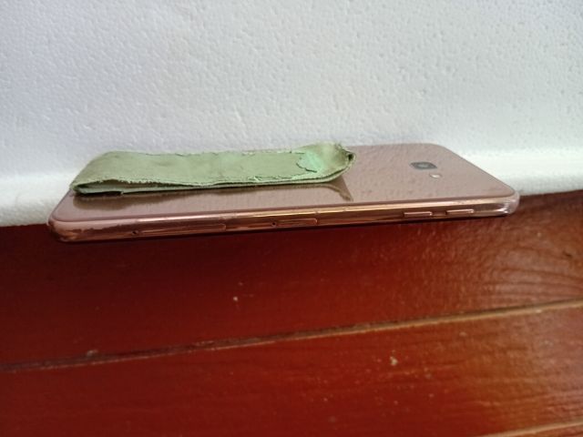 ขาย Samsung j4