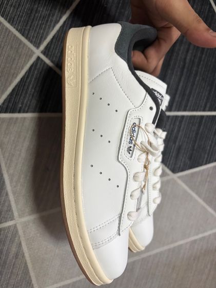 รองเท้า Adidas  รูปที่ 2