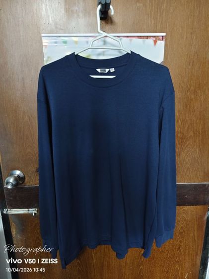 คอกลม แขนยาว กรมท่า Uniqlo. สภาพเหมือนใหม่ xxl. ขาย 380 บาทรวมส่งครับ