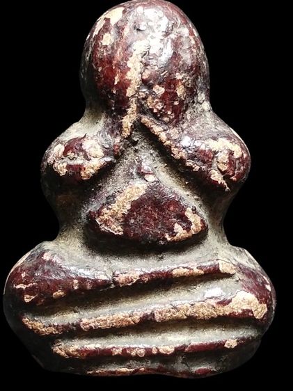 พระปิดตาลงรักครับ