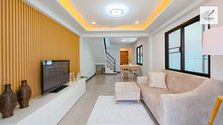 มีบางส่วน ขาย บ้านเดี่ยว 2 ชั้น 2 ห้องนอน 1 ห้องน้ำ พื้นที่ 19.5 ตร.วา รีโนเวทใหม่ทั้งหลัง เหมือนได้บ้านใหม่ รูปที่ 2