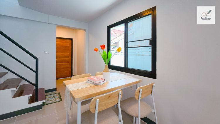 มีบางส่วน ขาย บ้านเดี่ยว 2 ชั้น 2 ห้องนอน 1 ห้องน้ำ พื้นที่ 19.5 ตร.วา รีโนเวทใหม่ทั้งหลัง เหมือนได้บ้านใหม่ รูปที่ 3