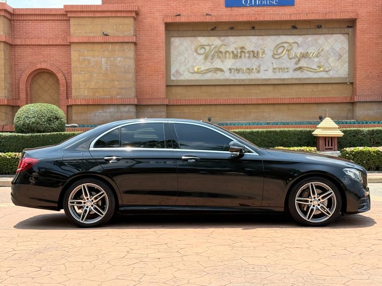 Mercedes-Benz E-Class 2017 E220d Sedan ดีเซล เกียร์อัตโนมัติ ดำ รูปที่ 3