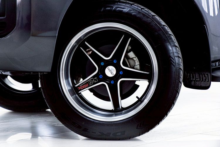 Toyota Hilux Revo 2022 Double Cab 2.4 Mid Z Edition Pickup ดีเซล ไม่ติดแก๊ส เกียร์อัตโนมัติ เทา รูปที่ 4