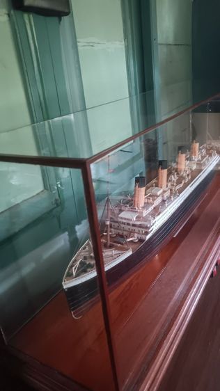  Titanic สเกลโมเดลเสมือนจริง,บนฐานไม้สักพร้อมกรอบโขว์ขนาดใหญ่ รูปที่ 2