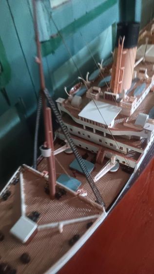  Titanic สเกลโมเดลเสมือนจริง,บนฐานไม้สักพร้อมกรอบโขว์ขนาดใหญ่ รูปที่ 6
