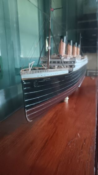  Titanic สเกลโมเดลเสมือนจริง,บนฐานไม้สักพร้อมกรอบโขว์ขนาดใหญ่ รูปที่ 3