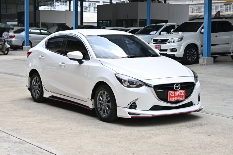 Mazda Mazda 2 2020 1.3 High Plus Sedan เบนซิน ไม่ติดแก๊ส เกียร์อัตโนมัติ ขาว รูปที่ 2