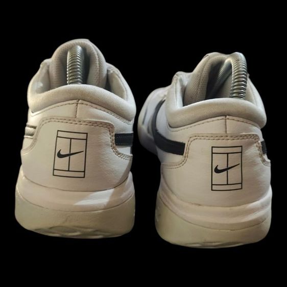 Nike Zoom Court Lite 3 White Metallic Silver
ไซส์ 42 (26.5 ซม.)  US 10 รูปที่ 4