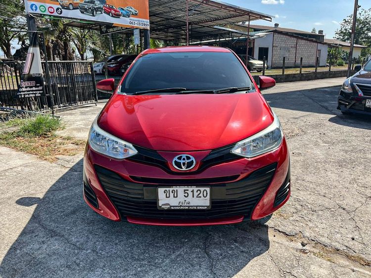 Toyota Yaris ATIV 2018 1.2 J Sedan เบนซิน ไม่ติดแก๊ส เกียร์อัตโนมัติ แดง รูปที่ 2