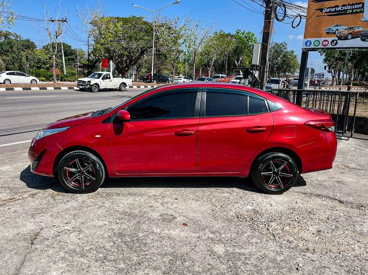 Toyota Yaris ATIV 2018 1.2 J Sedan เบนซิน ไม่ติดแก๊ส เกียร์อัตโนมัติ แดง รูปที่ 4