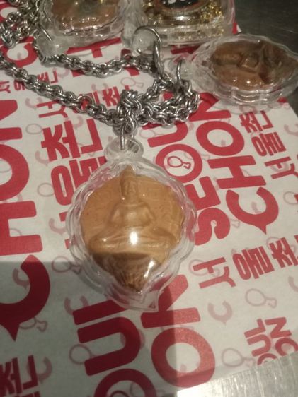 พระเครื่องราคากันเอง รูปที่ 6