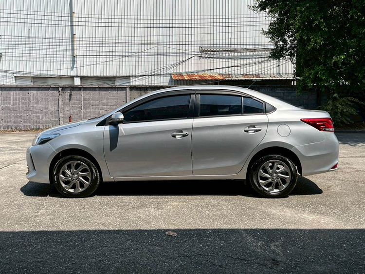 Toyota Vios 2021 1.5 Entry Sedan เบนซิน ไม่ติดแก๊ส เกียร์อัตโนมัติ บรอนซ์เงิน รูปที่ 4