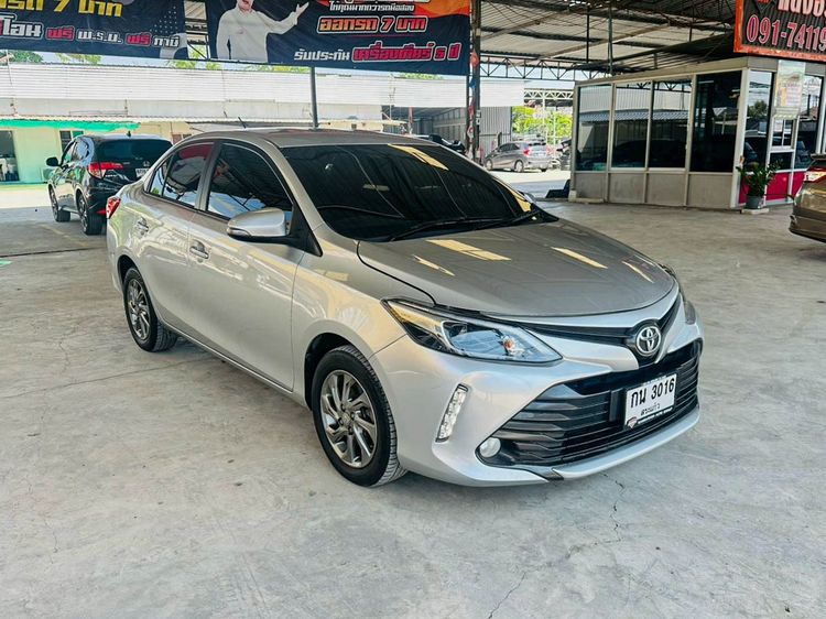Toyota Vios 2020 1.5 Mid Sedan เบนซิน ไม่ติดแก๊ส เกียร์อัตโนมัติ บรอนซ์เงิน รูปที่ 3