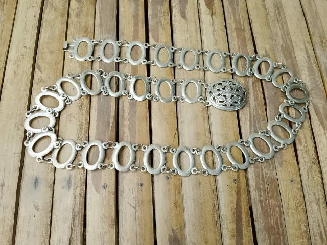 เข็มขัดเงินเก่าโบราณงานประณีต พอดีเจอในตู้เสื้อผ้าเลยจะขาย รูปที่ 2