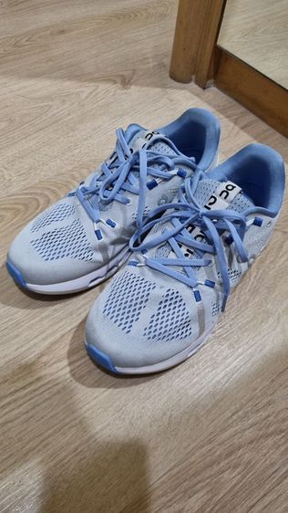 รองเท้าผ้าใบลำลองผู้หญิง เบอร์ 8.5(US) รูปที่ 4