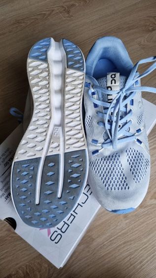 รองเท้าผ้าใบลำลองผู้หญิง เบอร์ 8.5(US) รูปที่ 8