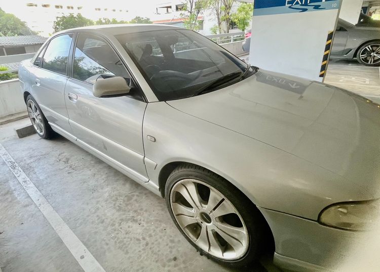 รถ Audi Audi A4  1.8 สี บรอนซ์เงิน