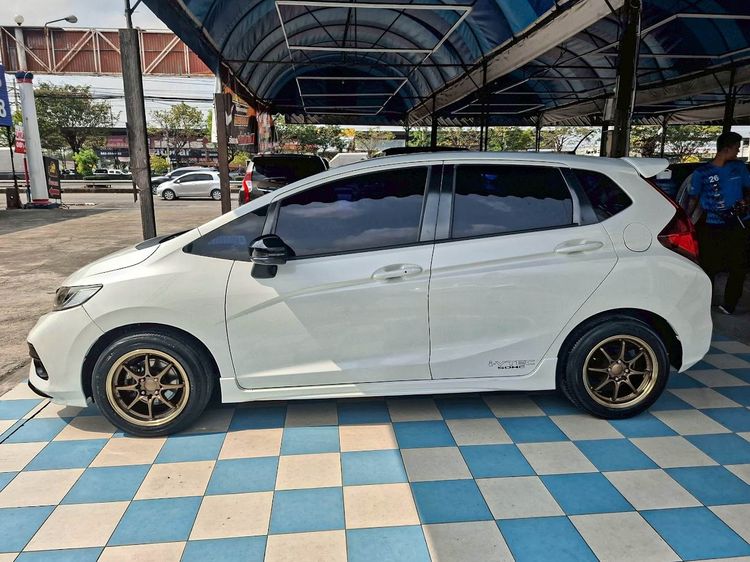 Honda Jazz 2018 1.5 RS i-VTEC Sedan เบนซิน ไม่ติดแก๊ส เกียร์อัตโนมัติ ขาว รูปที่ 4