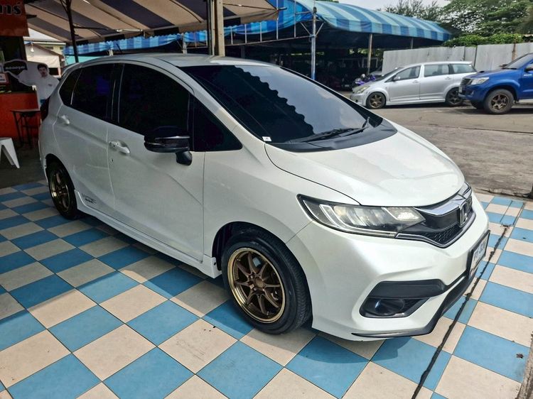 Honda Jazz 2018 1.5 RS i-VTEC Sedan เบนซิน ไม่ติดแก๊ส เกียร์อัตโนมัติ ขาว รูปที่ 3