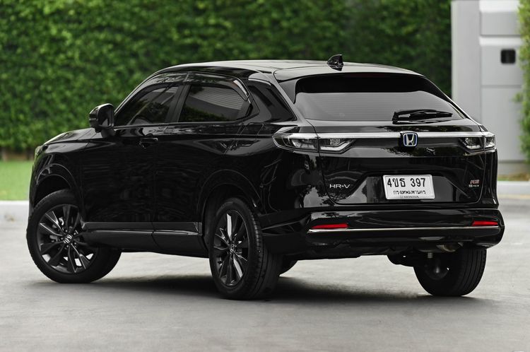 Honda HR-V 2023 1.5 e:HEV RS Sedan เบนซิน ไม่ติดแก๊ส เกียร์อัตโนมัติ ดำ รูปที่ 4