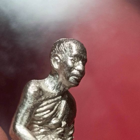 หลวงพ่อแคล้ว สุธัมโม เนื้อเงิน รูปที่ 5